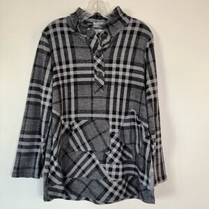 Terra Gray & Black Flannel Top w Asymmetrical Patchwork Size Large